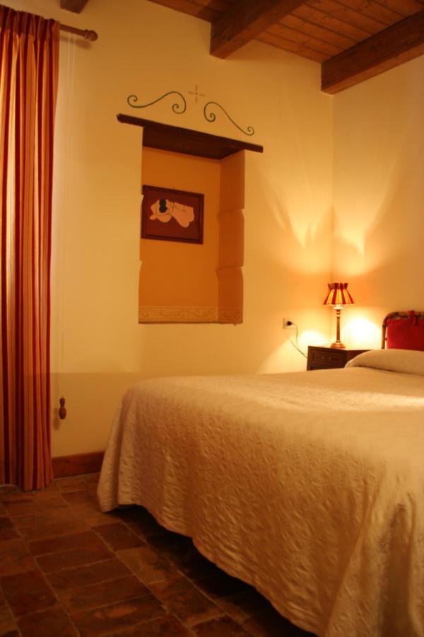 Agriturismo Fiore Farm stay